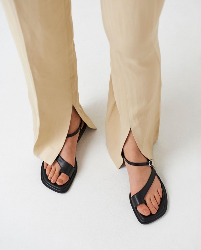 Vagabond Izzy Sandalen - Schwarzes, Leder Vagabond Izzy Sandalen - Schwarzes, Leder